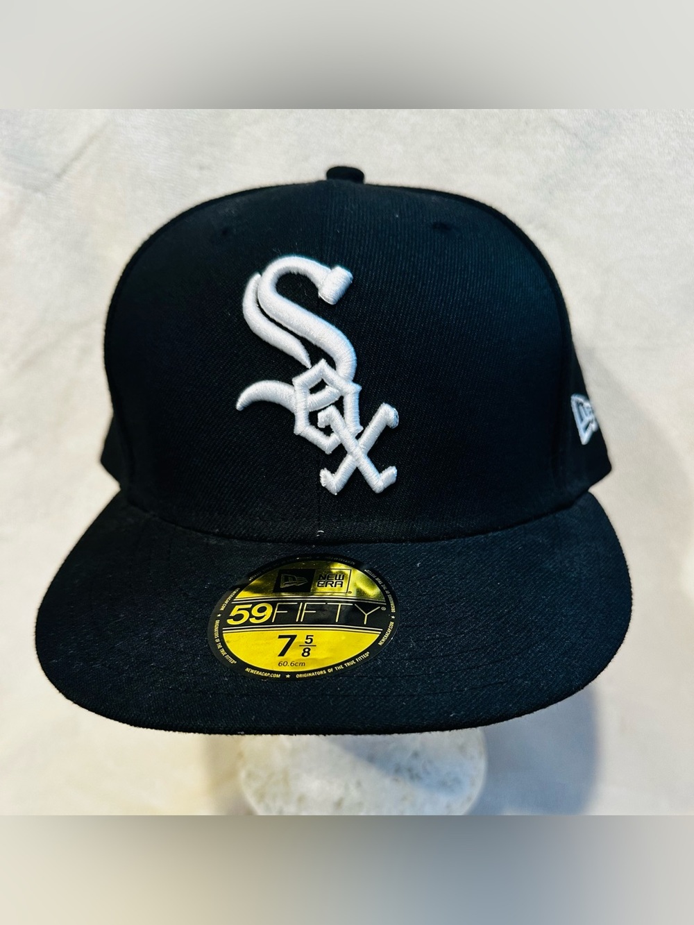 New Era 59FIFTY Chicago White Sox Fitted Ball Hat Black White Size 7 5/8 MLB Cap